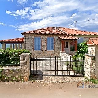 Prodej rodinného domu, 142m²