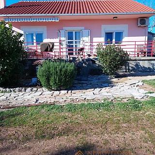 Prodej rodinného domu, 97m²