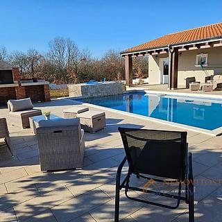 Prodej rodinného domu, 248m²