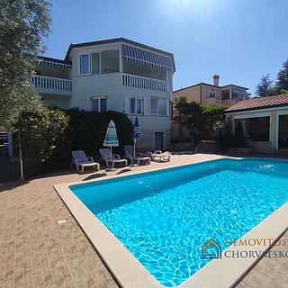 Prodej rodinného domu, 360m²