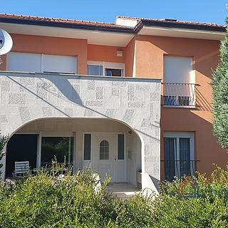 Prodej rodinného domu, 200m²