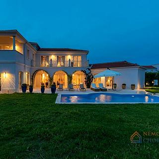 Prodej rodinného domu, 361m²