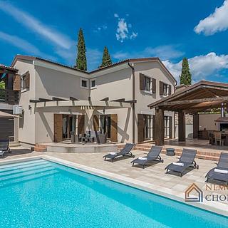 Prodej rodinného domu, 1447m²