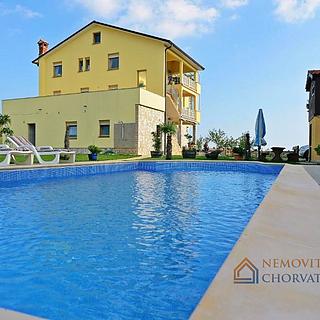 Prodej rodinného domu, 500m²