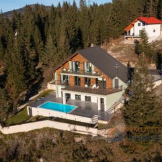 Prodej rodinného domu, 260m²