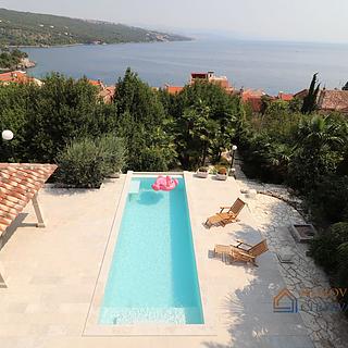 Prodej rodinného domu, 230m²