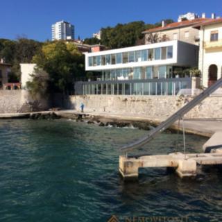 Prodej rodinného domu, 570m²