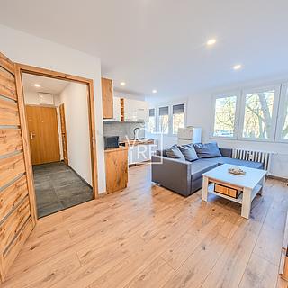 Prodej bytu 3+kk 57 m² Pardubice Polabiny, Kosmonautů