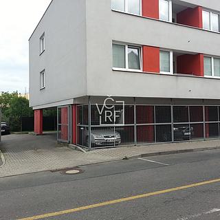 Pronájem parkovacího místa 1320 m&sup2; Hradec Králové