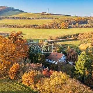 Prodej stavební parcely 2814 m² Liteň