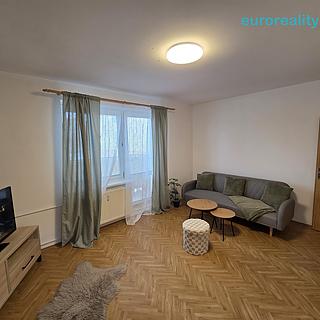 Pronájem bytu 2+kk 42 m² Plesná, Kostelní