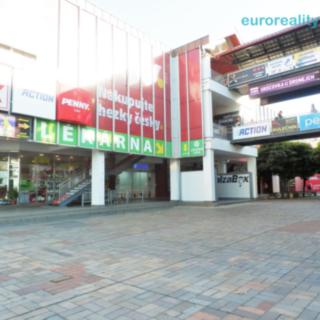 Pronájem kanceláře 750 m² Praha