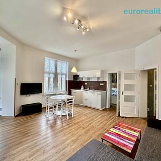 Pronájem bytu 2+kk 55 m² Karlovy Vary, Krále Jiřího