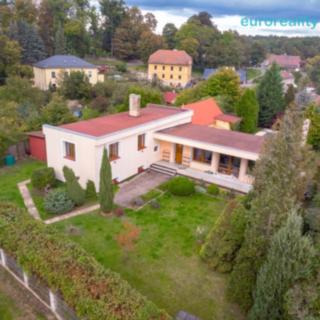 Prodej rodinného domu 196 m² Zahrádky
