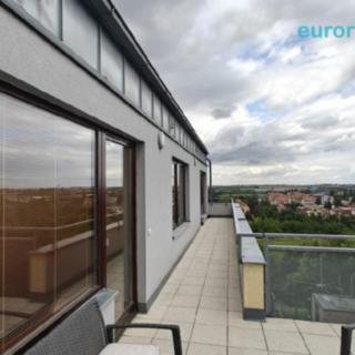Pronájem bytu 3+1 130 m² Praha Zličín