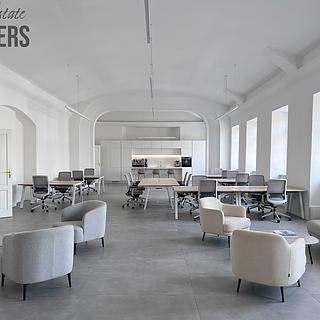 Pronájem kanceláře 370 m&sup2; Blatná