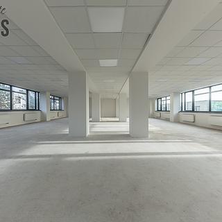 Pronájem kanceláře 415 m&sup2; Praha