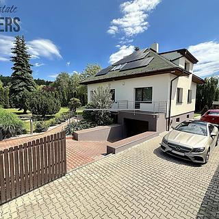 Prodej rodinného domu 230 m&sup2; Mukařov