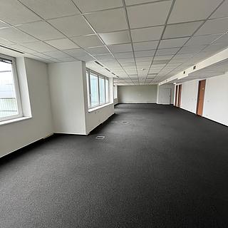 Pronájem kanceláře 356 m² Praha Smíchov, Plzeňská