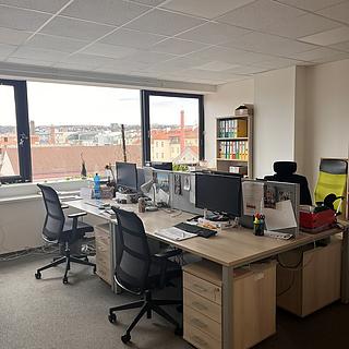 Pronájem kanceláře 1 251 m² Praha Holešovice, Dělnická