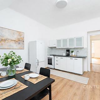 Prodej bytu 2+kk 46 m² Praha Dejvice, Velvarská
