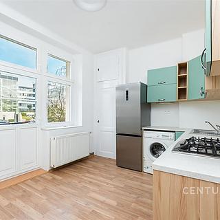 Prodej bytu 2+1 66 m² Praha Dejvice, Velvarská