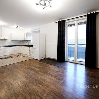 Pronájem bytu 4+kk 82 m² Vochov