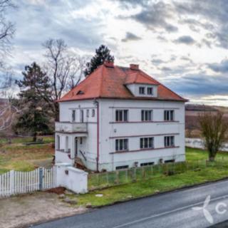 Prodej rodinného domu 380 m² Liběšice