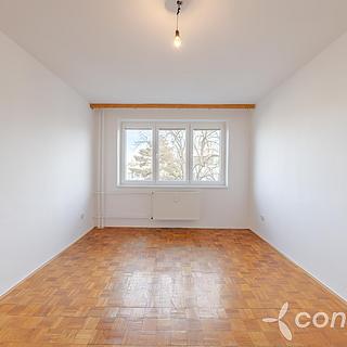 Pronájem bytu 3+1 80 m&sup2; Zlín