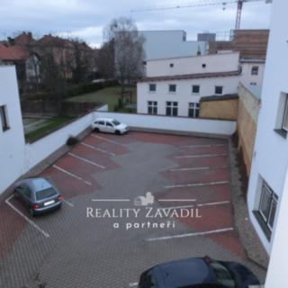Pronájem parkovacího místa 12 m² Pardubice Zelené Předměstí, Smilova