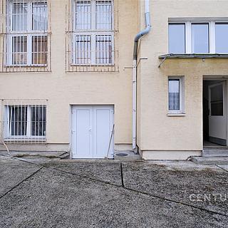 Pronájem skladu 40 m² Zlín, třída Tomáše Bati