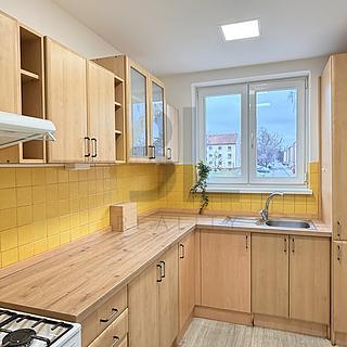 Prodej bytu 3+1 55 m² Hodonín, Seifertova