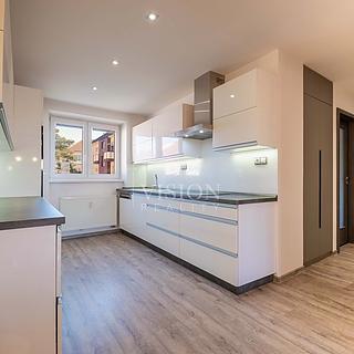 Prodej bytu 3+1 72 m² Tábor, Husinecká