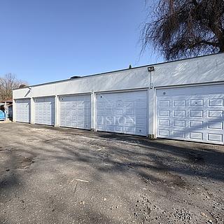 Pronájem garáže 18 m² Zvěrotice