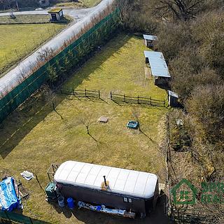 Prodej stavební parcely 1 840 m² Kvášňovice