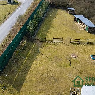 Prodej stavební parcely 1 840 m² Kvášňovice