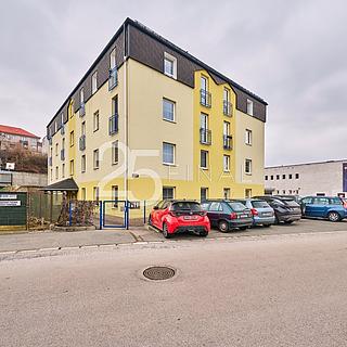 Prodej bytu 3+kk 70 m² Úpice, Národní