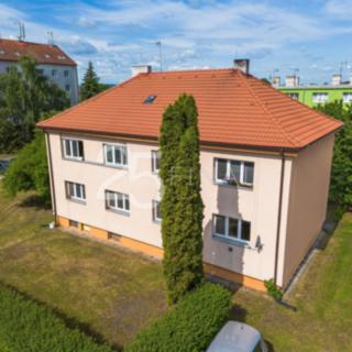 Prodej bytu 3+1 54 m² Kostelec nad Labem, Na Sídlišti
