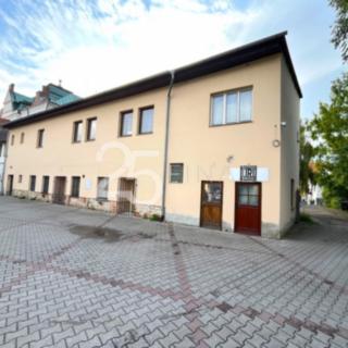 Pronájem obchodu 32 m² Mnichovo Hradiště, Masarykovo náměstí
