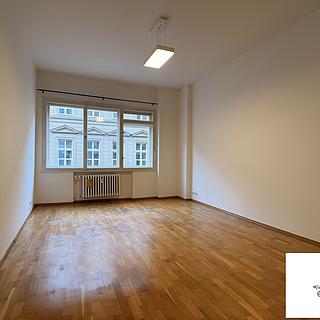 Pronájem bytu 3+kk 75 m&sup2; Praha