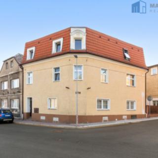 Prodej rodinného domu 245 m² Hrob, Mírové náměstí