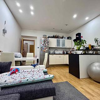 Pronájem bytu 2+kk 62 m² Praha