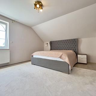 Prodej rodinného domu 320 m² Praha, Hulická