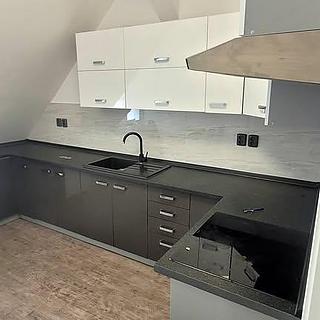 Pronájem bytu 3+1 95 m² Praha