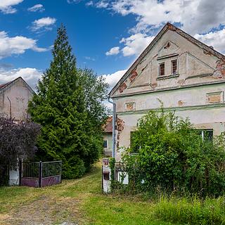 Prodej zemědělské usedlosti 198 m² Říčany Voděrádky, Nádvorní