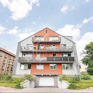 Pronájem bytu 1+kk a garsoniéry 37 m² Praha Prosek, Na vyhlídce