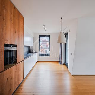 Pronájem bytu 3+kk 139 m² Praha