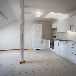 Pronájem bytu 2+kk 48 m² Praha