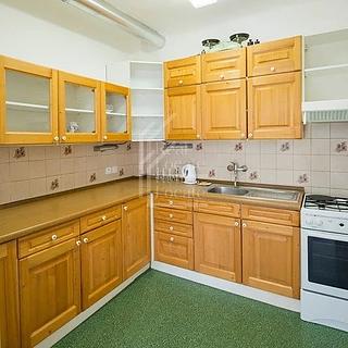 Prodej bytu 3+1 80 m² Praha, Rybalkova