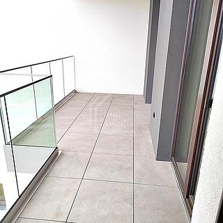 Prodej bytu 3+kk 82 m² Praha Hrdlořezy, V třešňovce